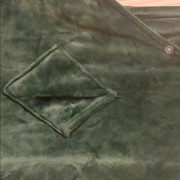 Green poncho - Picture 4 of 4